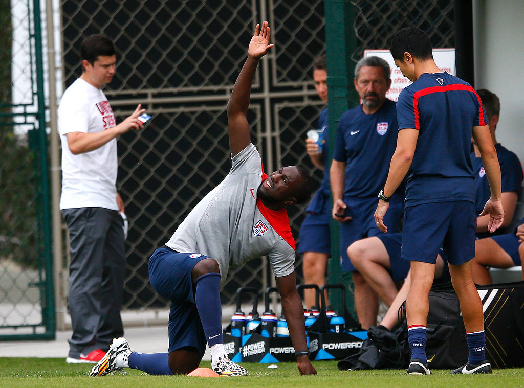 开云品牌站点包含斯图加特冲刺阶段防线松动；志在德甲名次提升；媒体盛赞；资深球员宣示担当的词条