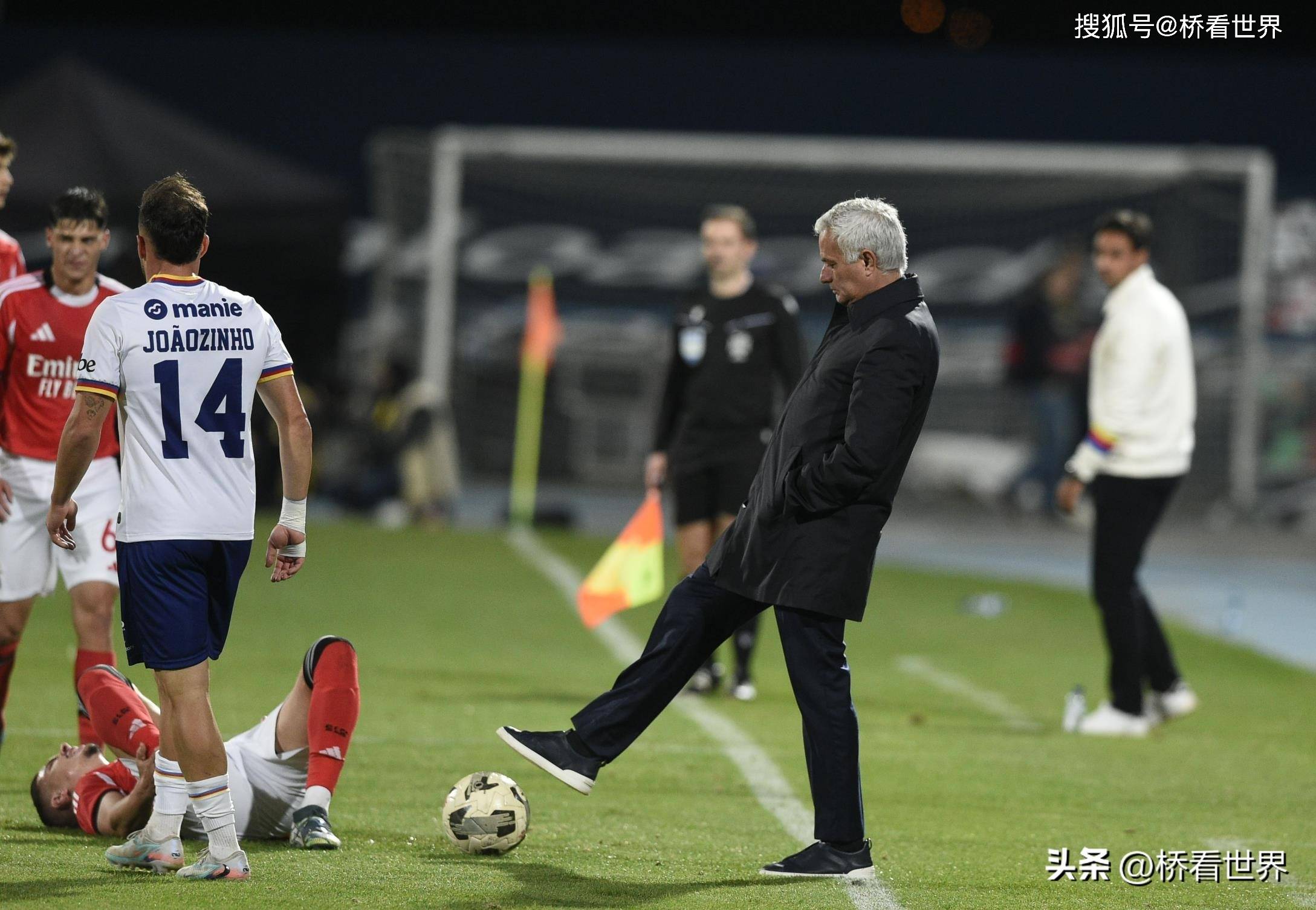 开云品牌站点阿贾克斯迎欧冠关键赛，国际比赛日扳平良机，球迷炸锅，纪律约束更严格的简单介绍