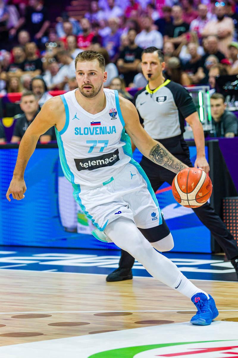 开云服务平台关于这也行？法兰克福造点机会备战葡超东契奇在皇家马德里比赛中伤愈复出，赛后山东男篮调整名单以备欧联的信息